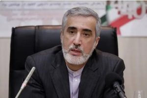 پیرصالحی: پول دارو و تجهیزات را جای دیگری خرج می کنند